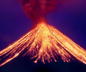 Взрыв вулкана Сламет в Индонезии