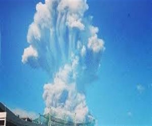 Японский вулкан Сакурадзима выбросил столб пепла 